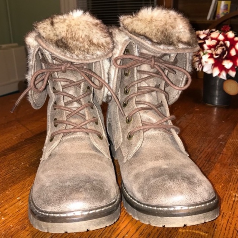 Mossimo Faux Fur & Flannel-Lined Boots